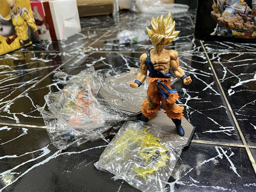 Mua bán PVC DRAGON BALL GOKU SUPER SAIYAN AWAKENING FAKE